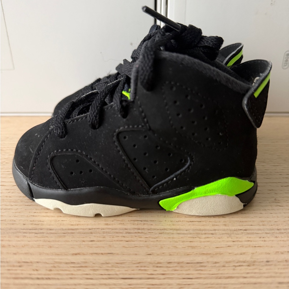 Jordan 6 “Electric Green” Toddler Size 5c Black and Neon Green Sneakers